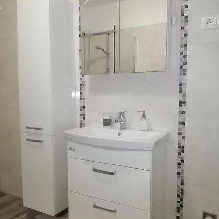 Appartement Vera, 80 M From The Sea